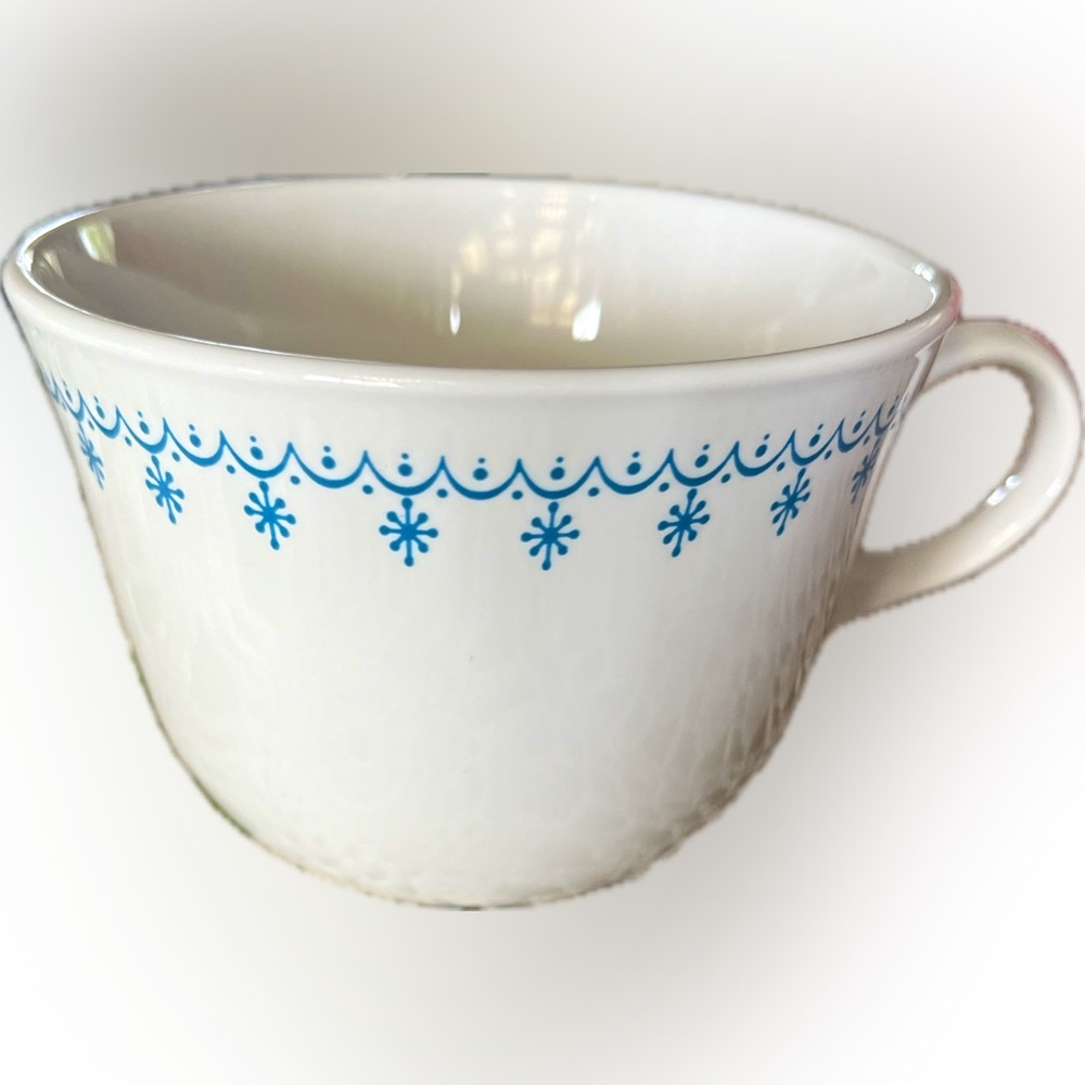 Pyrex garland tea cup